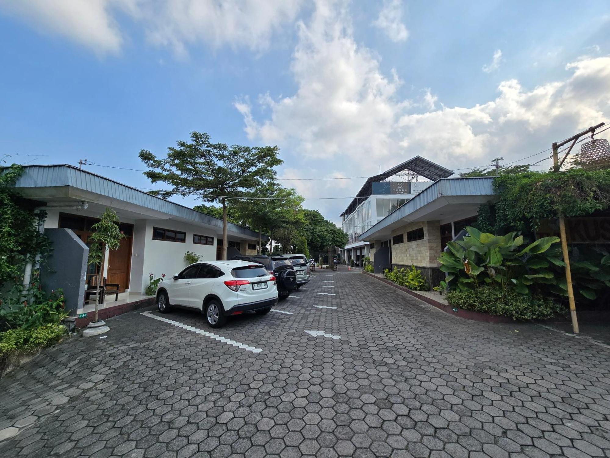 Kusma Hotel Bandungan Semarang Extérieur photo